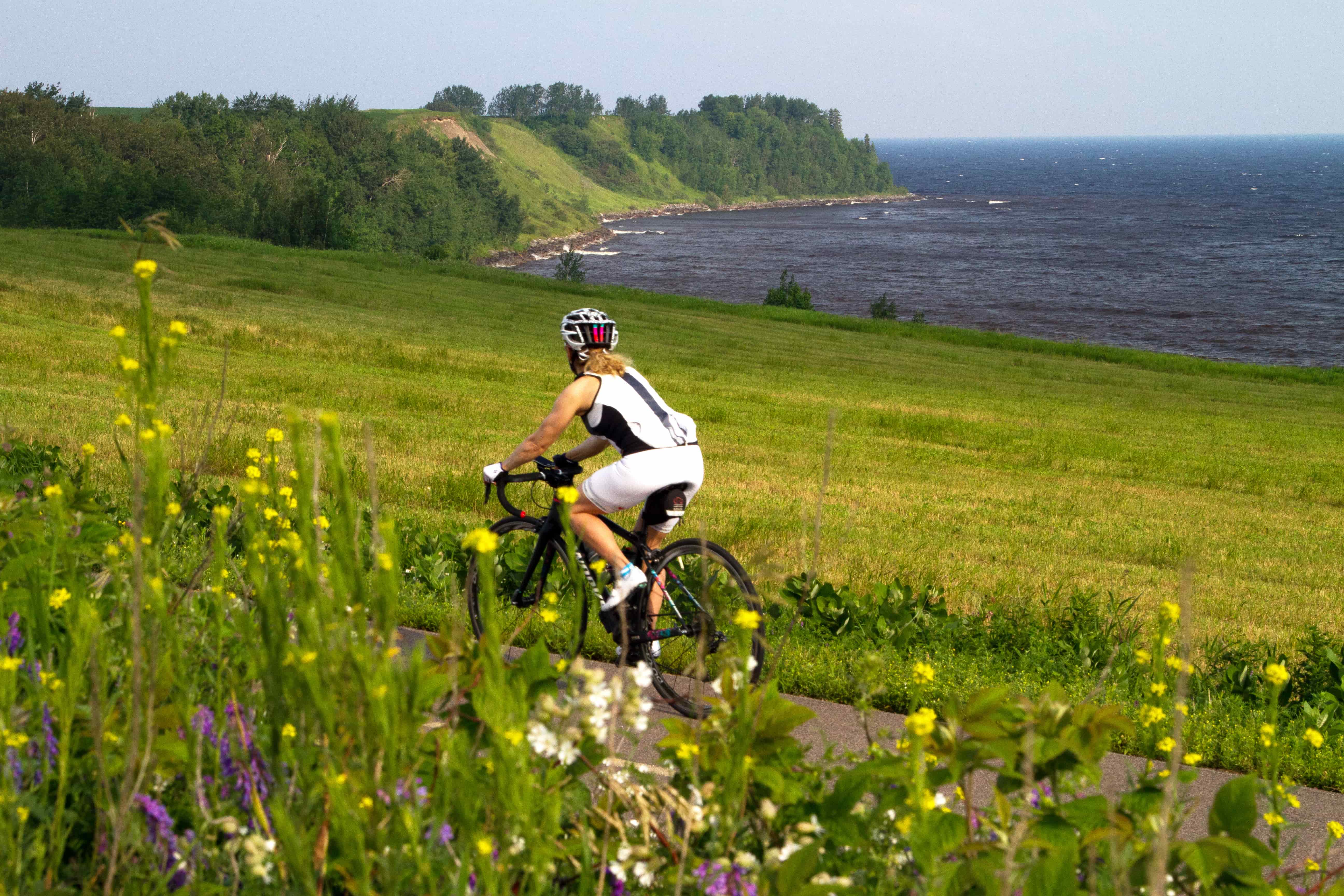 Découvre le Saguenay–Lac-Saint-Jean à vélo cet été!