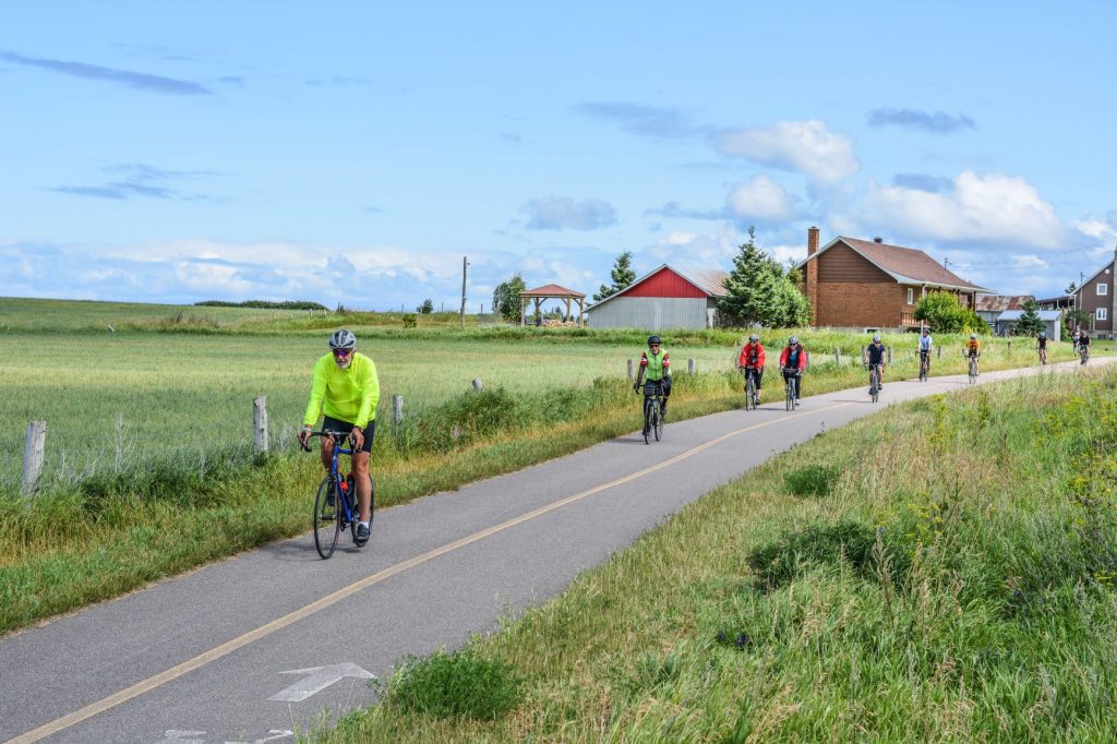 le grand tour velo quebec