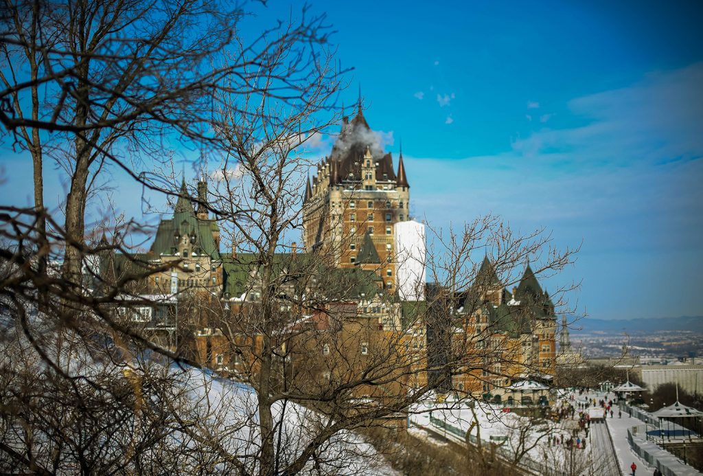 Chateau Frontenac,Vieux-Quebec, Terrasse Dufferin, glissades,fleuve St-Laurent,hiver