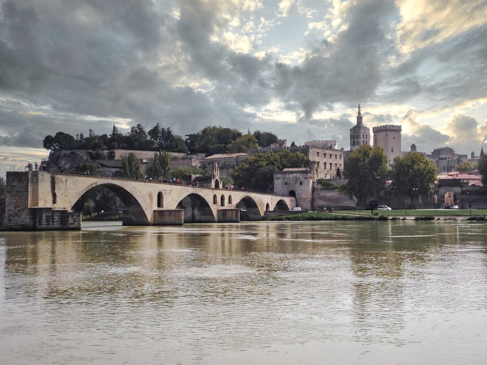 Le pont d'Avignon en France