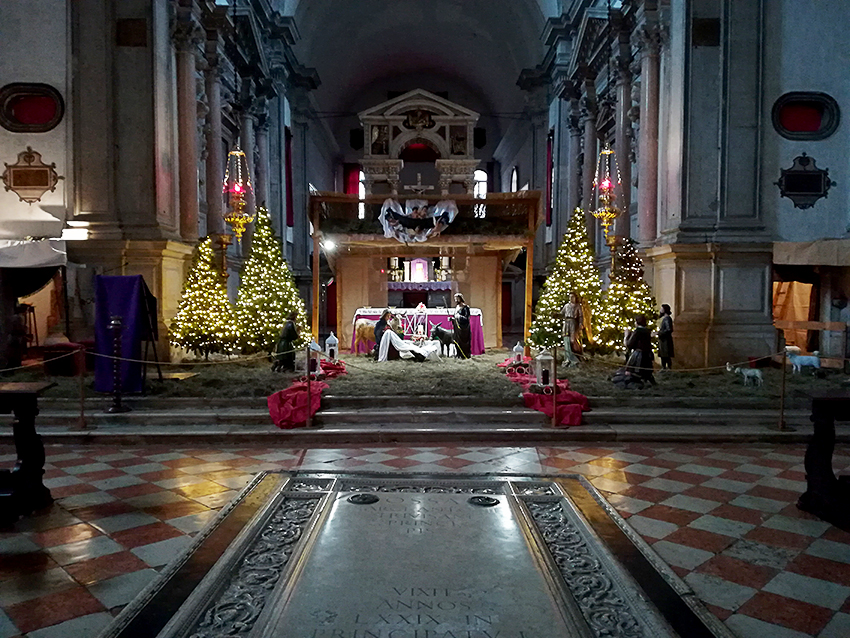 Venise-Eglise-creche
