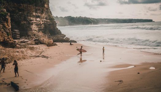 10 endroits où vivre une retraite de surf dans le monde