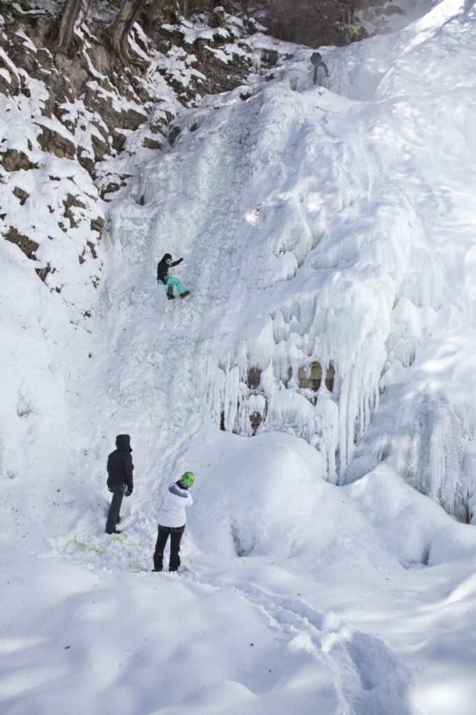 Activité de canyoning de glace avec Canyoning Québec