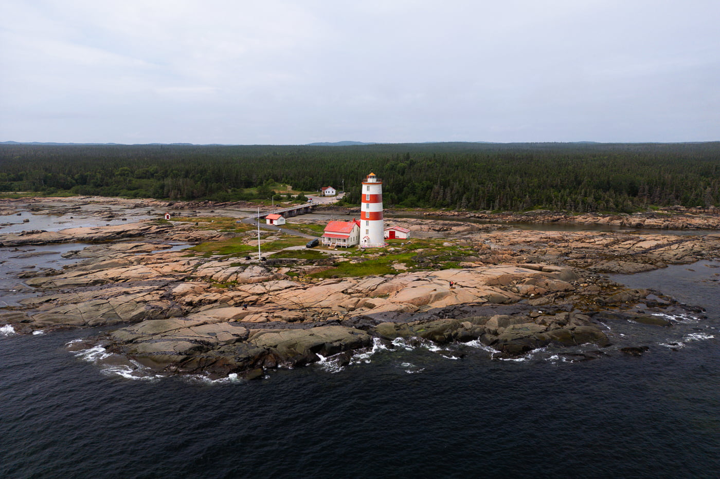 Phare de Pointe-des-Monts