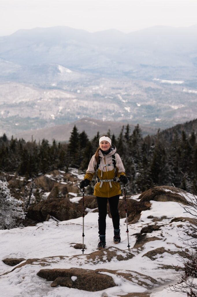 randonnée en crampons durant l'hiver